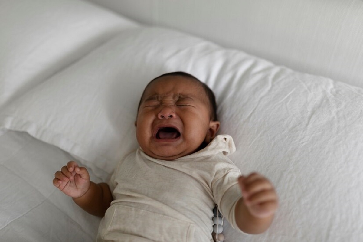 Pourquoi bébé pleure dans son sommeil — free download
